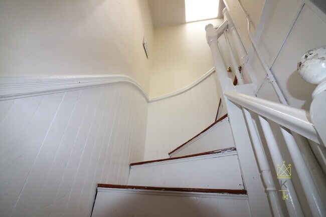Building Photo - 216 Freeman St