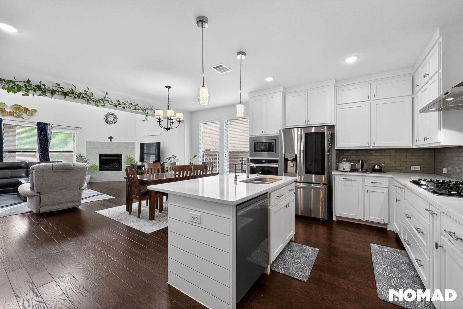 Building Photo - 9784 Brackenfield Ln