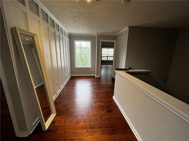 Building Photo - 2258 St Albans Pl