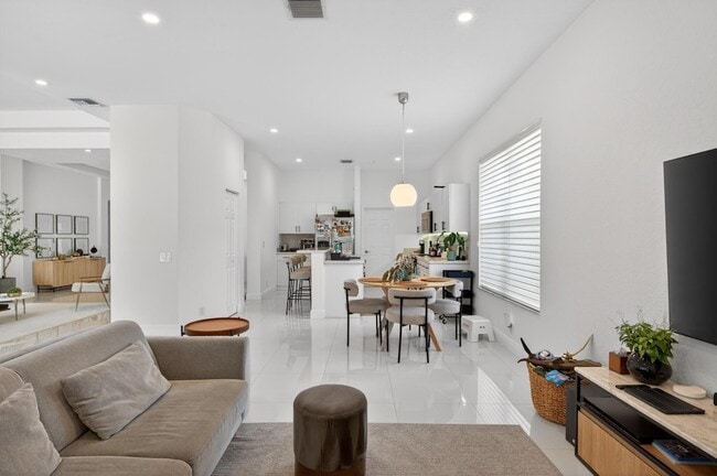 Building Photo - 2002 Schooner Ln