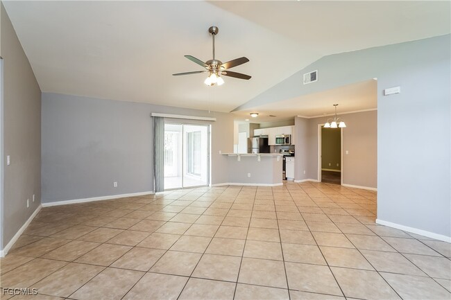 Building Photo - 525 SW 23rd Terrace