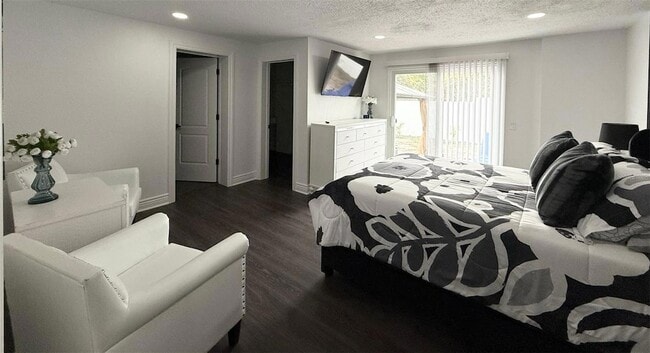 Building Photo - 1619 Linwood Dr