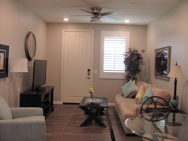 Building Photo - 3043 Hopkins St