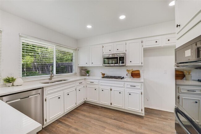 Building Photo - 1503 Westbury Trail
