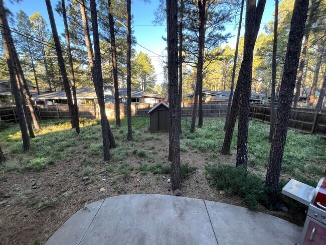 Building Photo - Lease Takeover Starting June 1st | Spacious 5-Bedroom Home Near Downtown Flagstaff