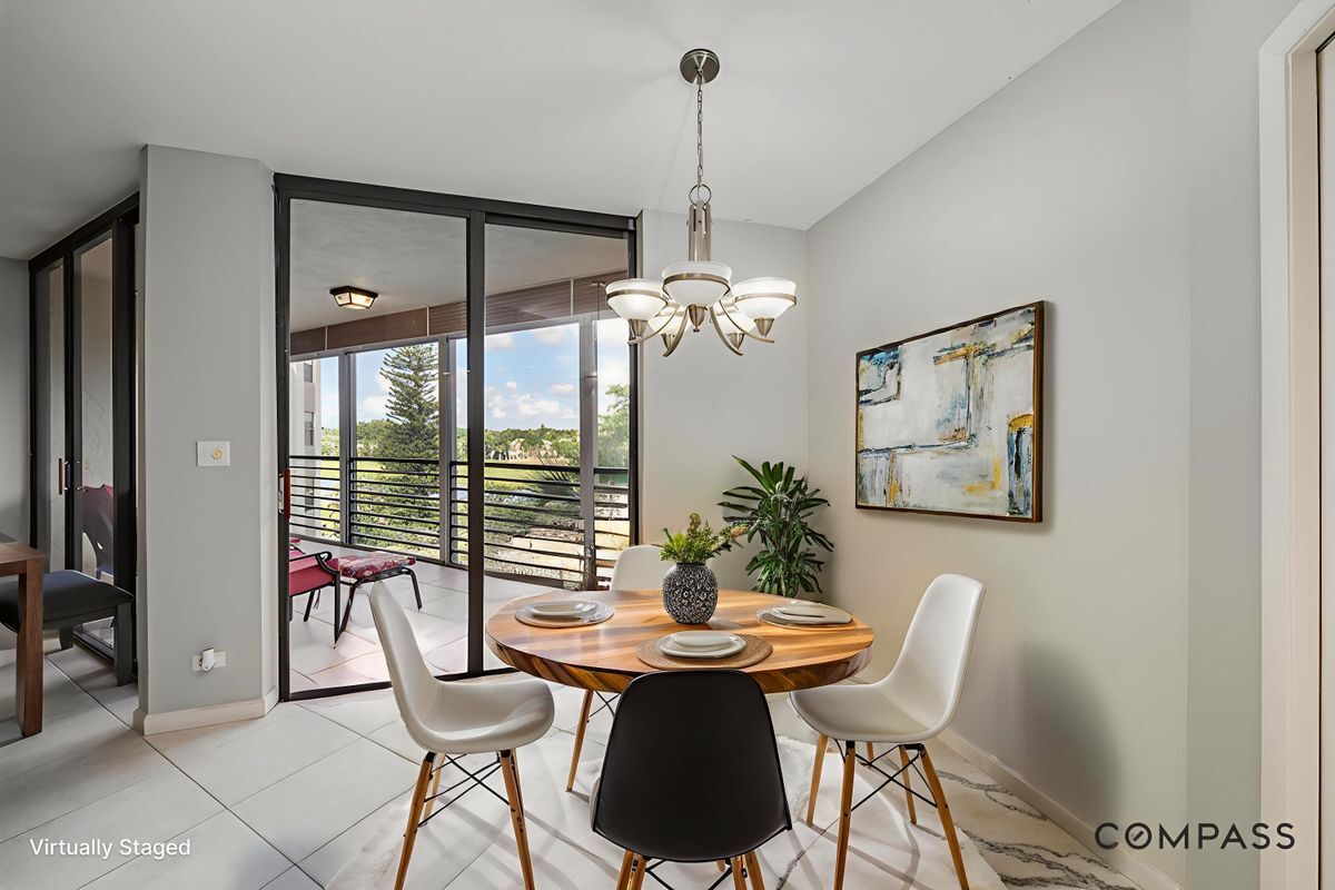 Building Photo - 7400 Radice Ct