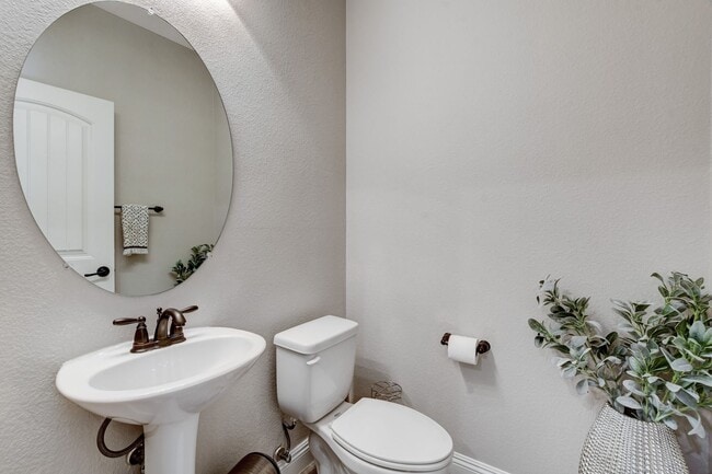Building Photo - Providence Las Vegas 3 Bed and 3 Bath Home with Gated Community, Modern Upgrades & Resort-Style A...