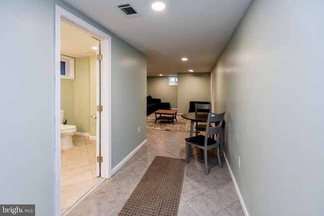 Building Photo - 3802 Cedar Dr