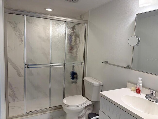 Building Photo - 2511 Hammock Ct