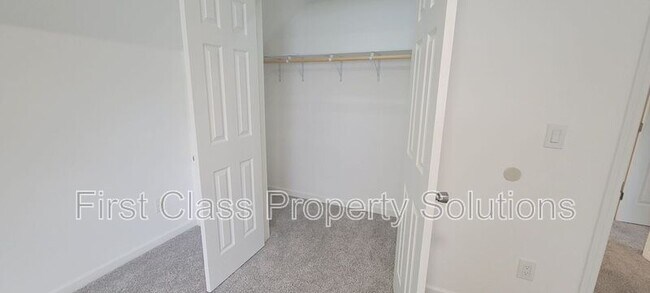 Building Photo - 6428 Drexel Ave