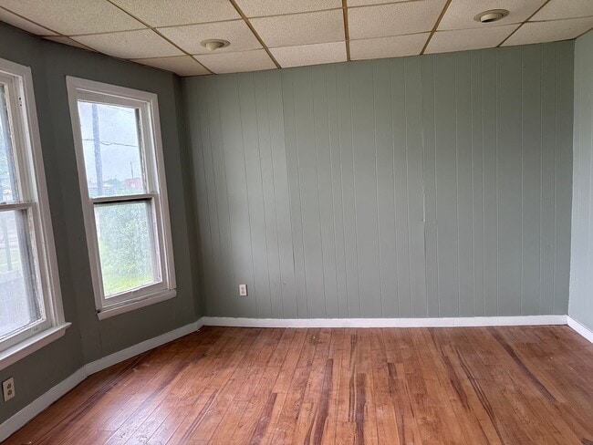 Building Photo - Quaint 4 BR/1 BA north side home!