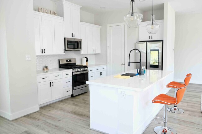 Building Photo - 2304 Live Oak St