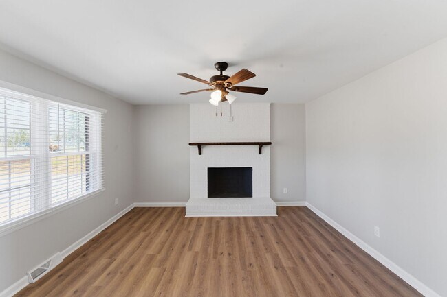 Building Photo - COMING SOON! Space, Comfort & Convenience – 3BR Home Near I-85 & Crowders Mountain