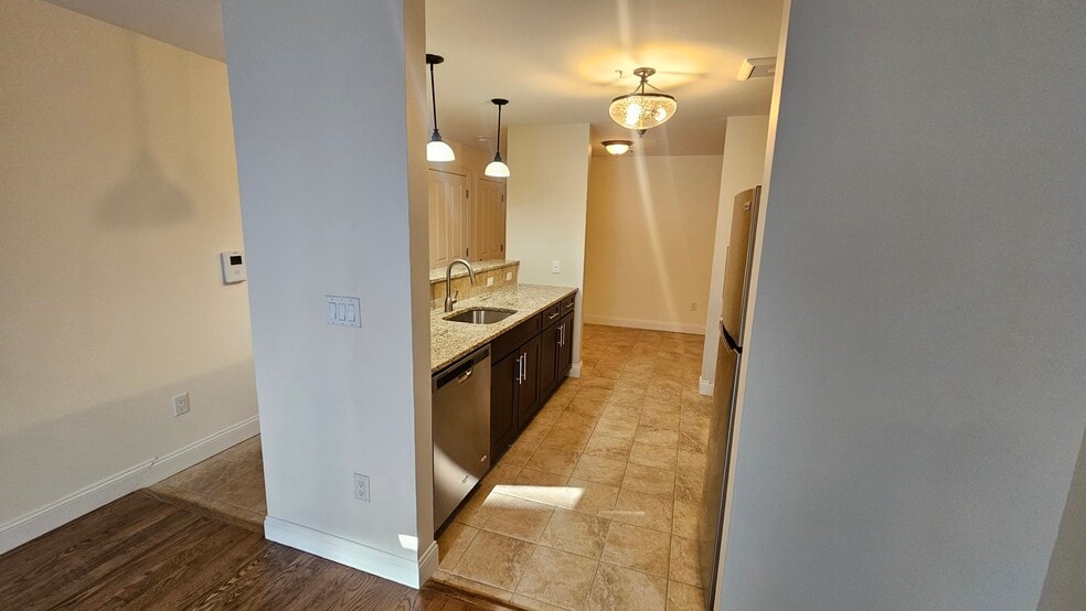 Building Photo - 115Bruen