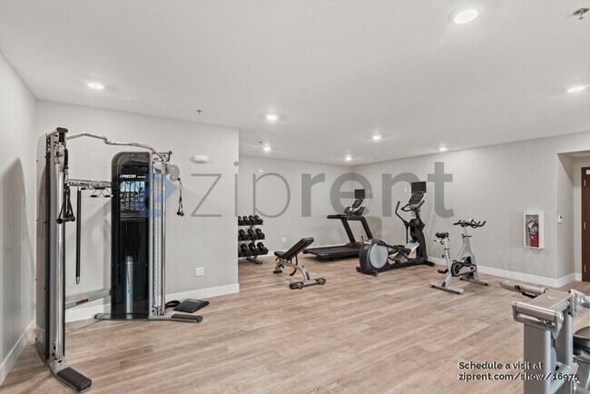 Building Photo - 1048 Monroe St