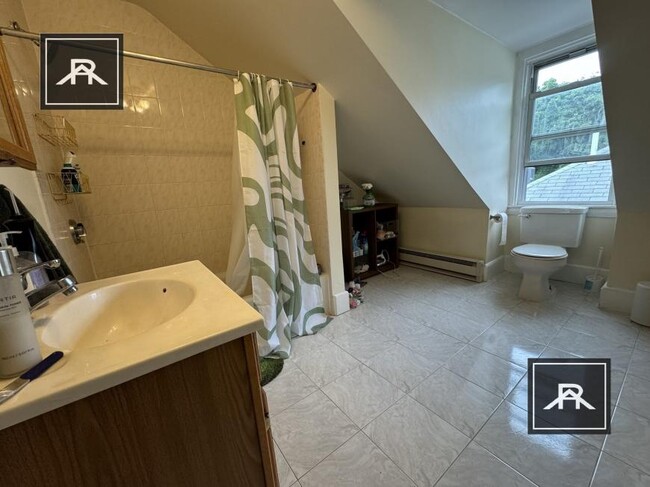 Building Photo - 4 bedroom in Brookline MA 02446