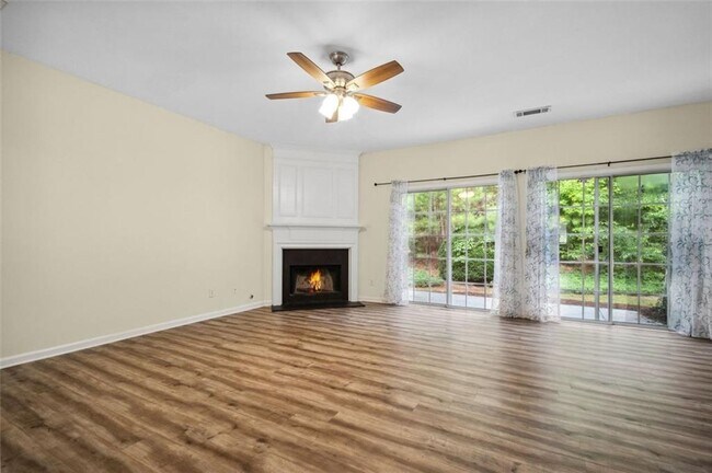 Building Photo - 14 Highoak Dr