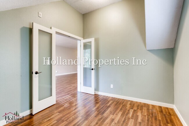 Building Photo - 7903 NE Rockne Way