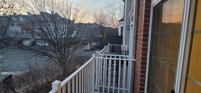 Building Photo - 13 McMartin Ct