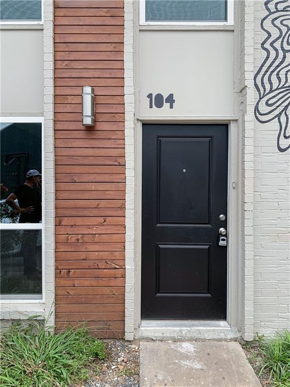 Building Photo - 3812 Southway Dr