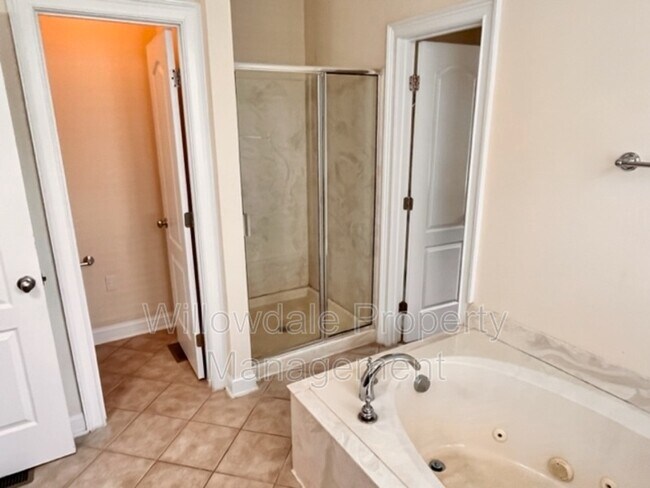 Building Photo - 121 Orianna Dr