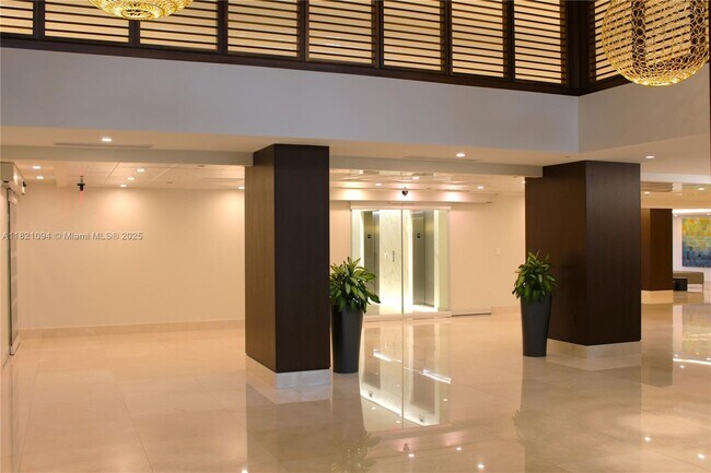 Building Photo - 540 Brickell Key Dr