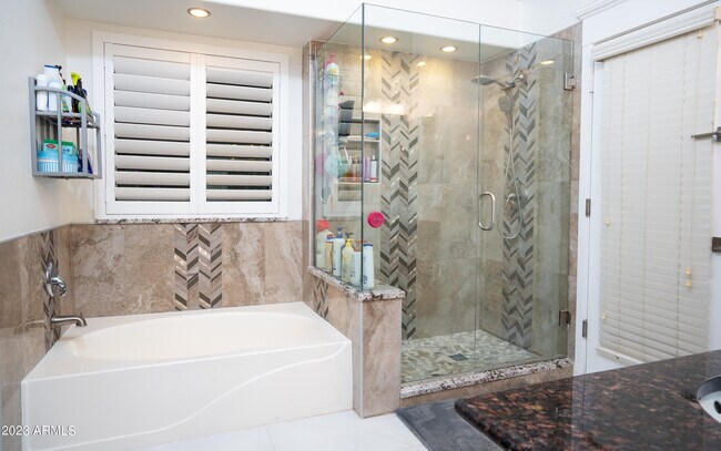 Building Photo - 2257 W Roy Rogers Rd