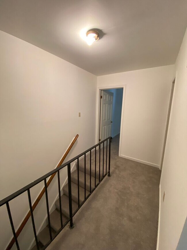 Building Photo - 1700 Taft Pl