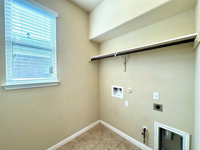 Building Photo - 1437 Brooks Way