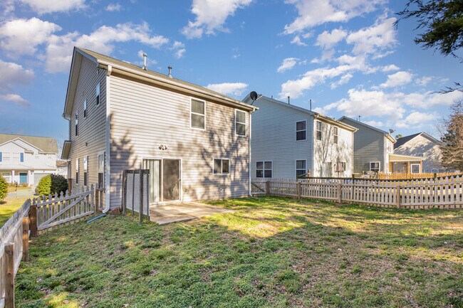 Building Photo - 13716 Riding Hill Ave