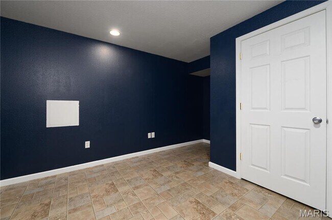 Building Photo - Amazing 4 bedroom 3.5 Bath house