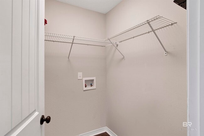 Building Photo - 33633 Field Stone Ln