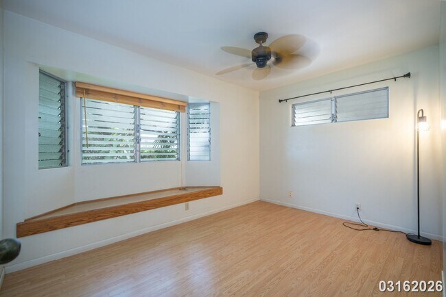 Building Photo - 4 Bed 3 Bath in Kalihi Valley