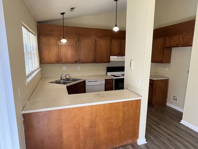 Building Photo - OCCUPIED - COMING SOON