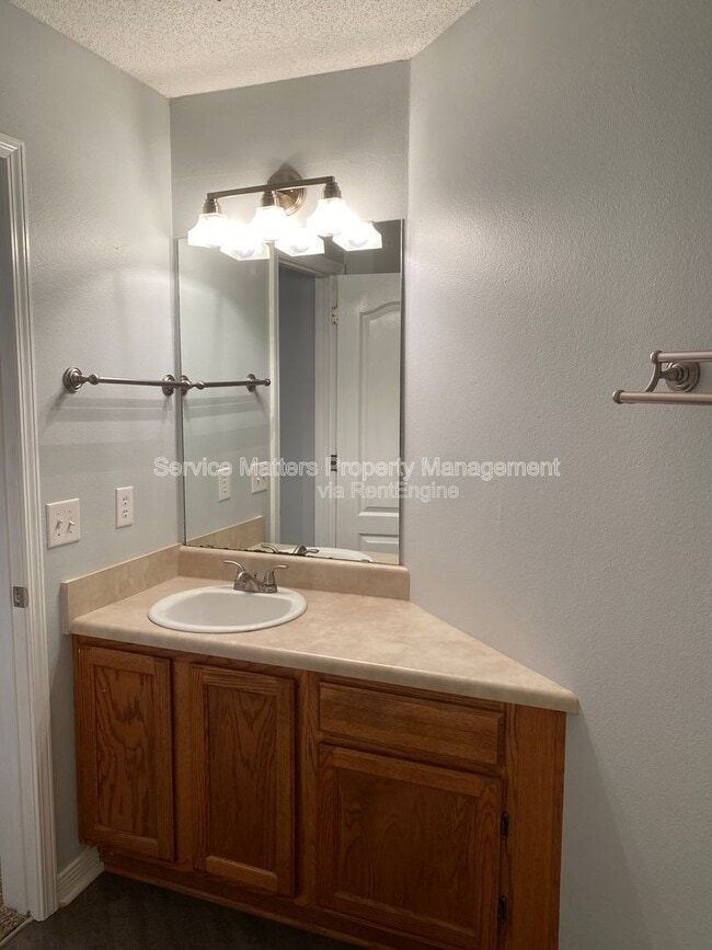 Building Photo - 5939 Ashton Woods Cir