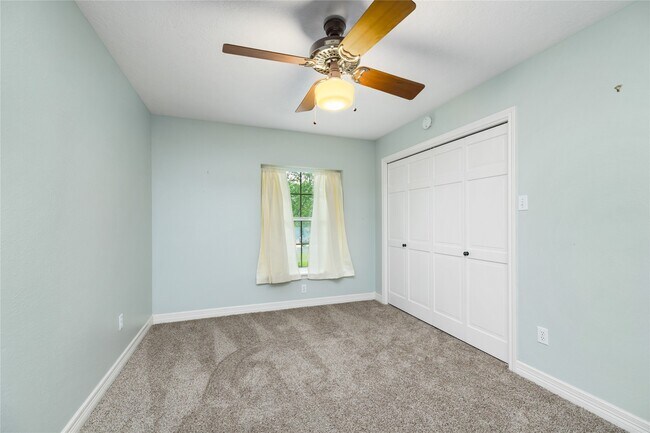 Building Photo - 106 River Oaks Dr