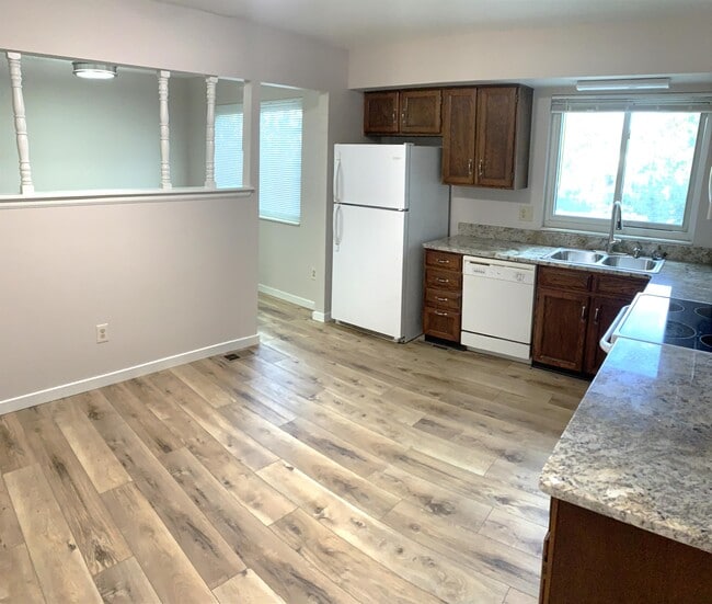 Building Photo - 108 Kimball Ave