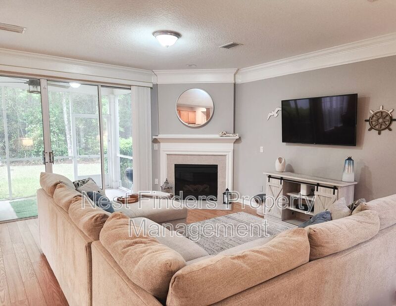 Building Photo - 3857 Lionheart Dr