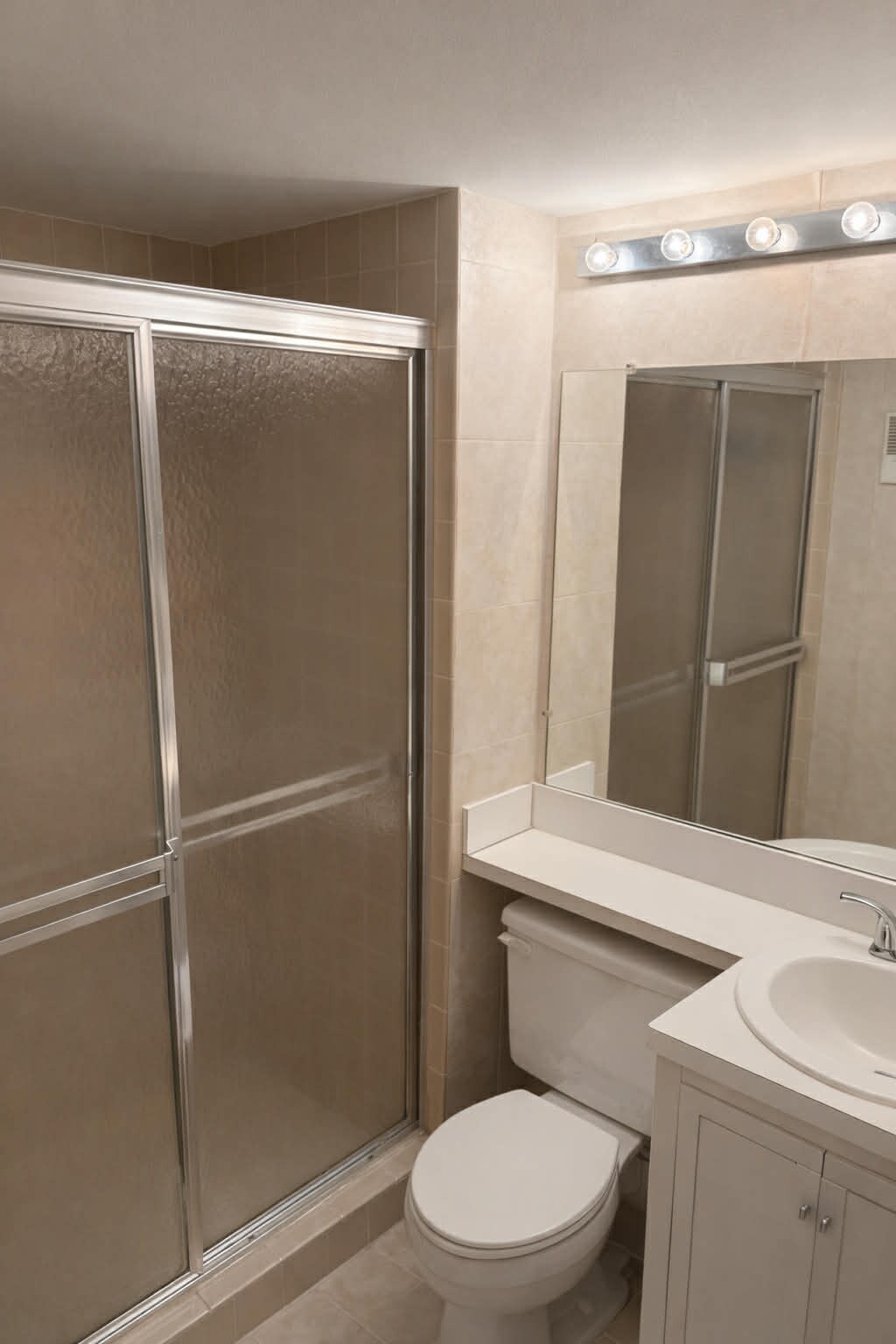 Building Photo - 3300 W Rolling Hills Cir