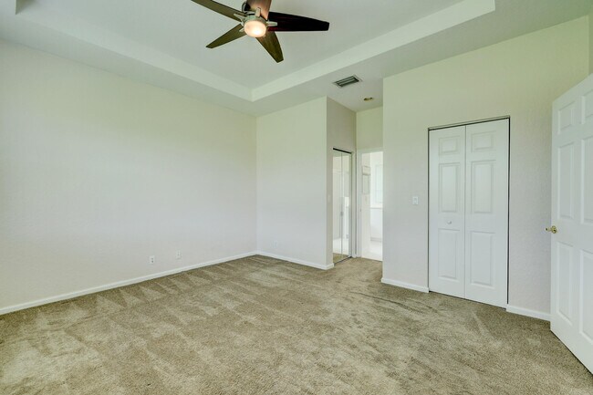 Building Photo - 688 Stanford Ln