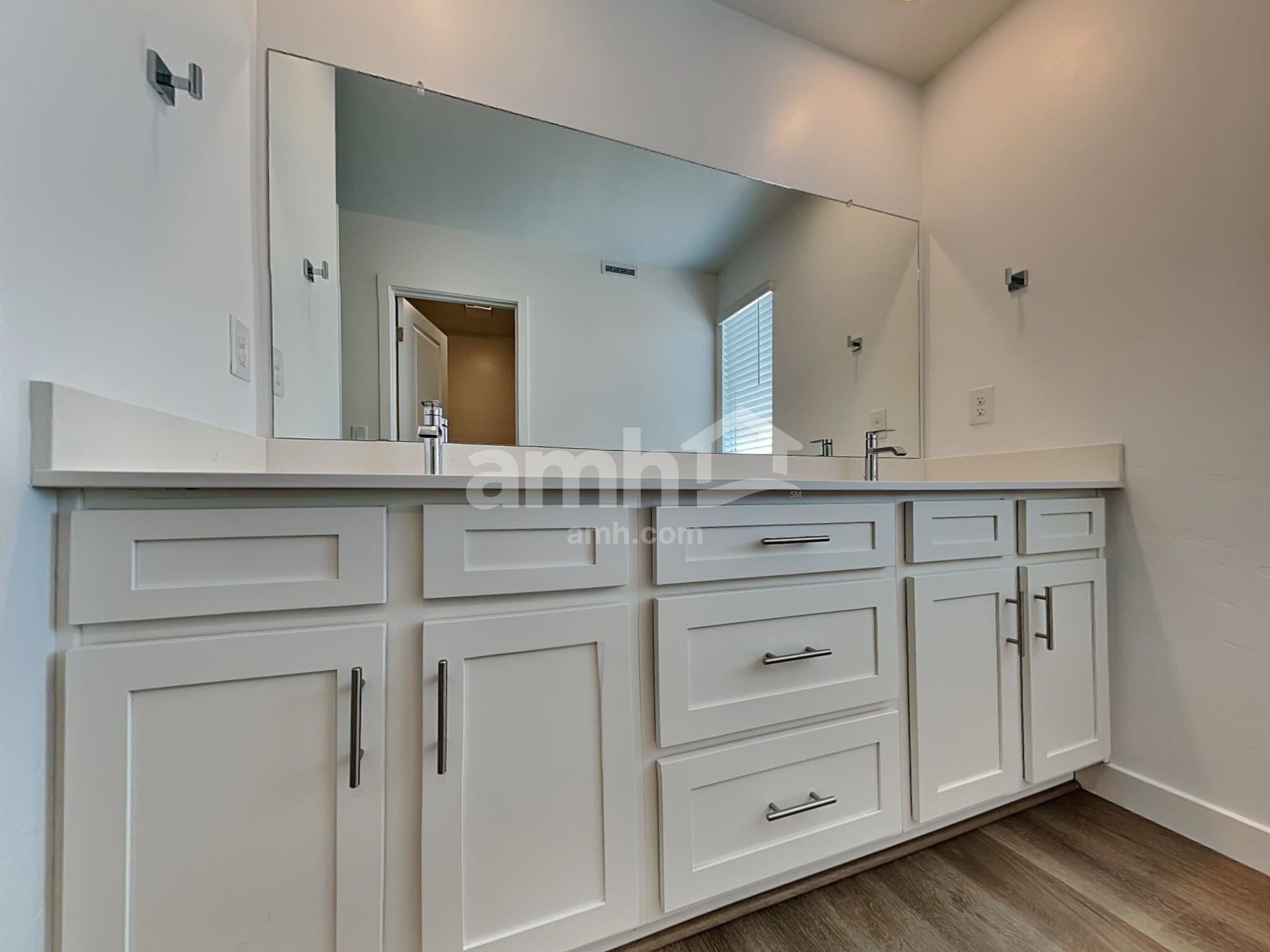 Building Photo - 6504 E Paseo Alga