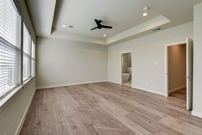 Building Photo - 1614 Northwood St