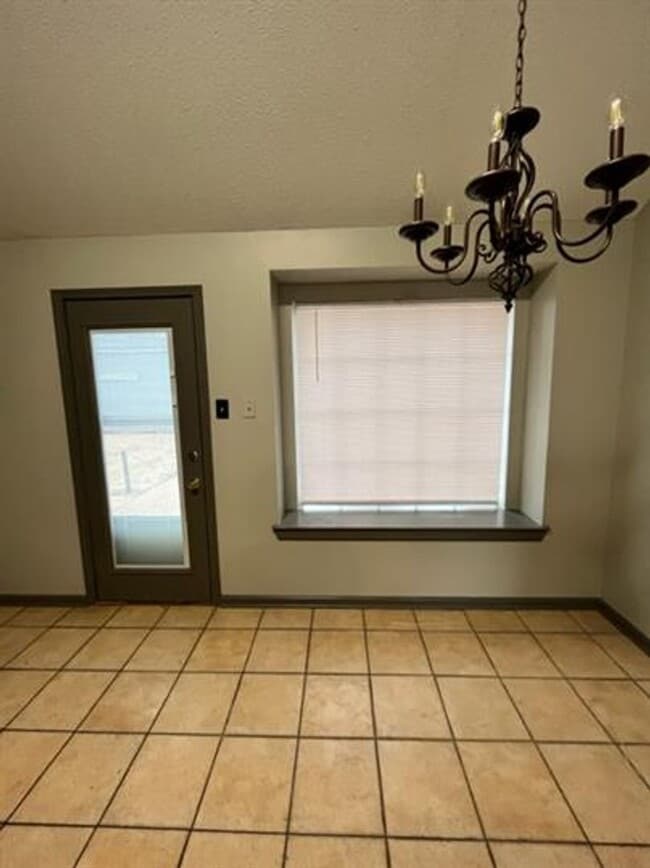 Building Photo - Beautiful 3-Bedroom House in Oakland – Per...