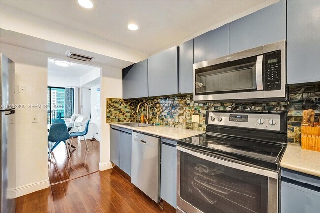 Building Photo - 2201 S Ocean Dr