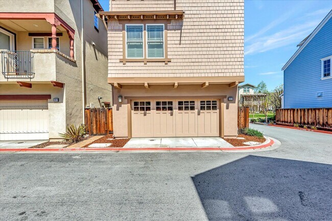 Building Photo - WOW! GREAT HOME! Mountain View!