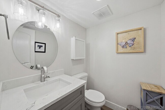 Building Photo - 11014 SW 15th Manor