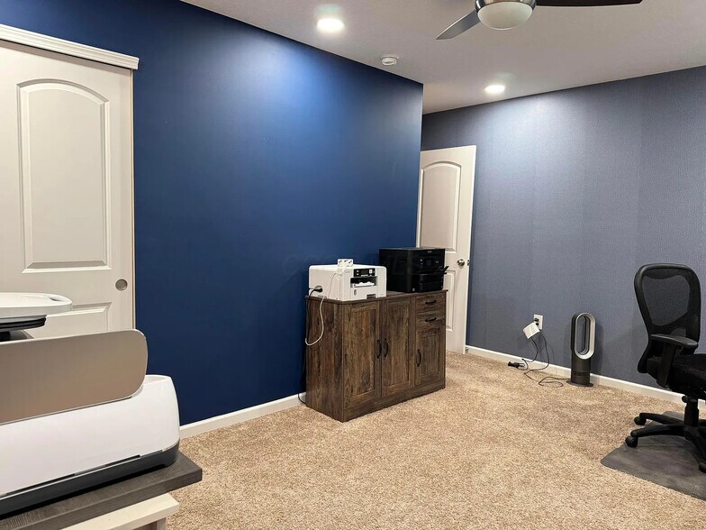 Building Photo - 5492 Bull Creek Dr