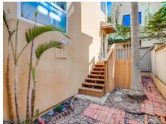 Backyard half flight of stairs - 2475 Silverstrand Ave