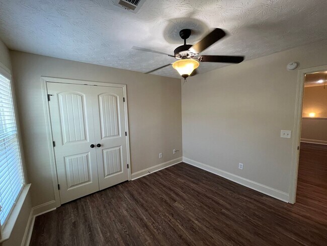 Building Photo - 1247 Cottage Pointe Ct