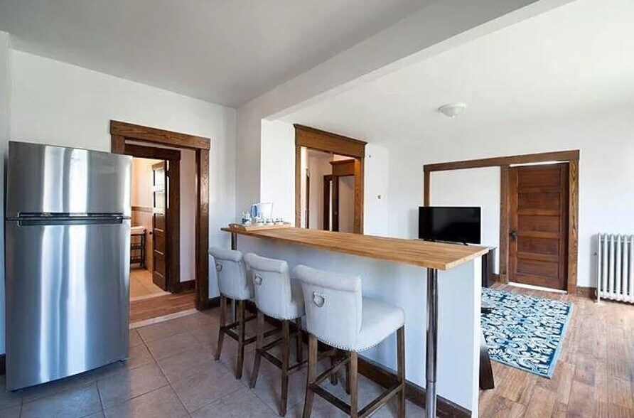 Primary Photo - 36 Farr Ave